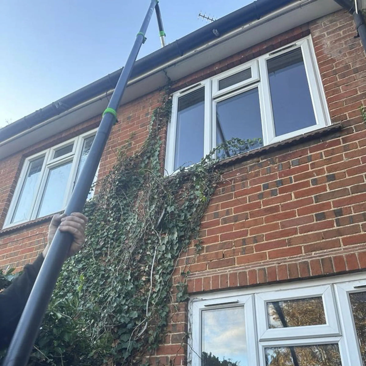 GVS 100% Clamped carbon fibre poles in use with the 51mm carbon rigid neck.