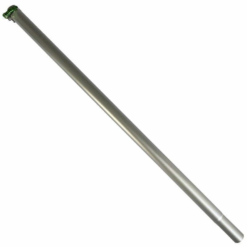Our extremely light aerospace aluminium pole section weighs only 535g! Included with the pole is a Gutter Vacuum Systems quick release clamp.