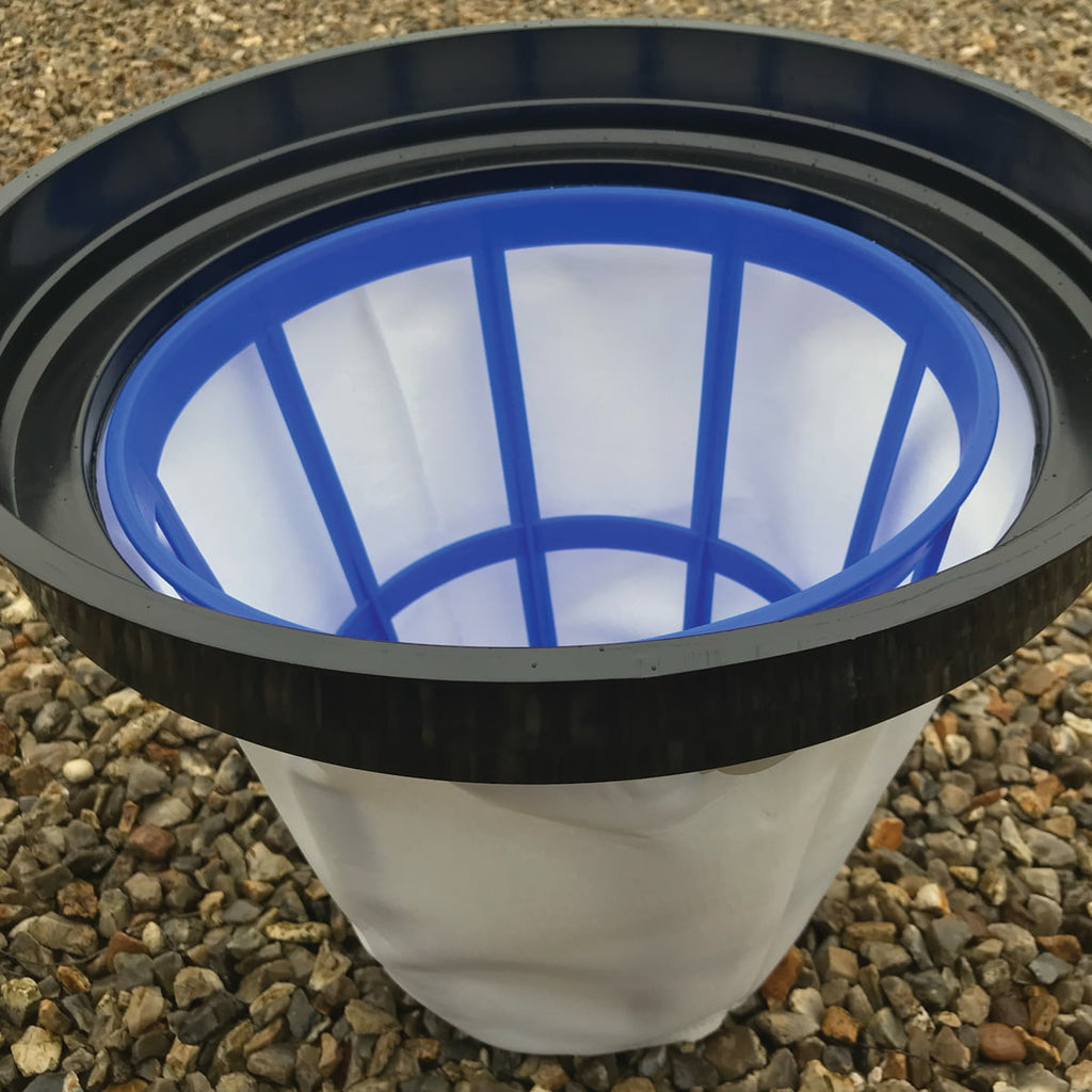 Basket positioning in cloth filter