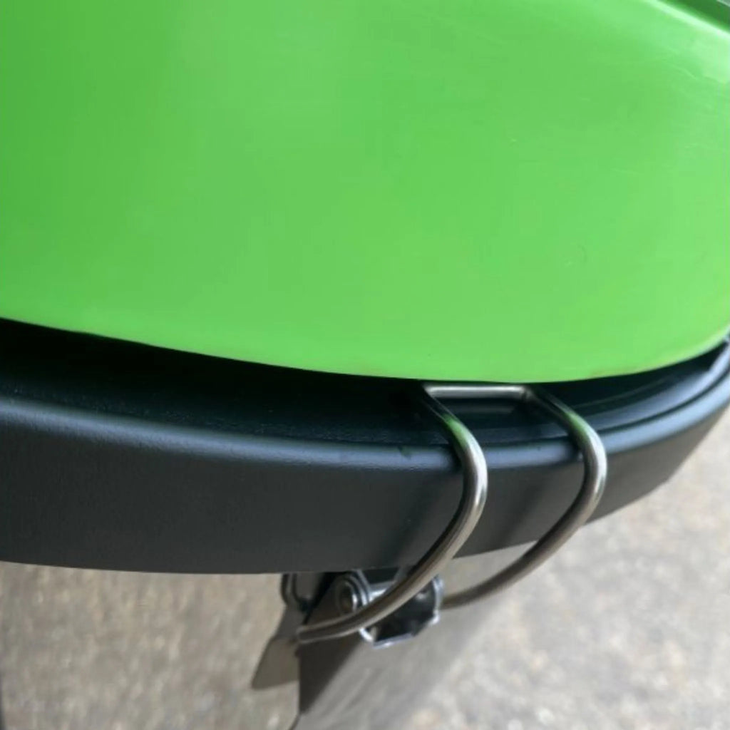 Close up of the GVS-3K head - showing the drum retaining clips which is used to secure the head.