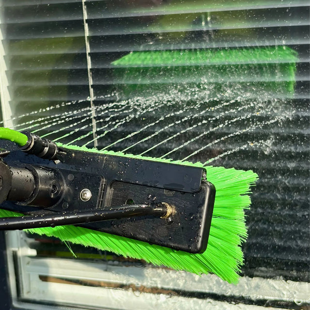 GVS rinse bar on a brush in use