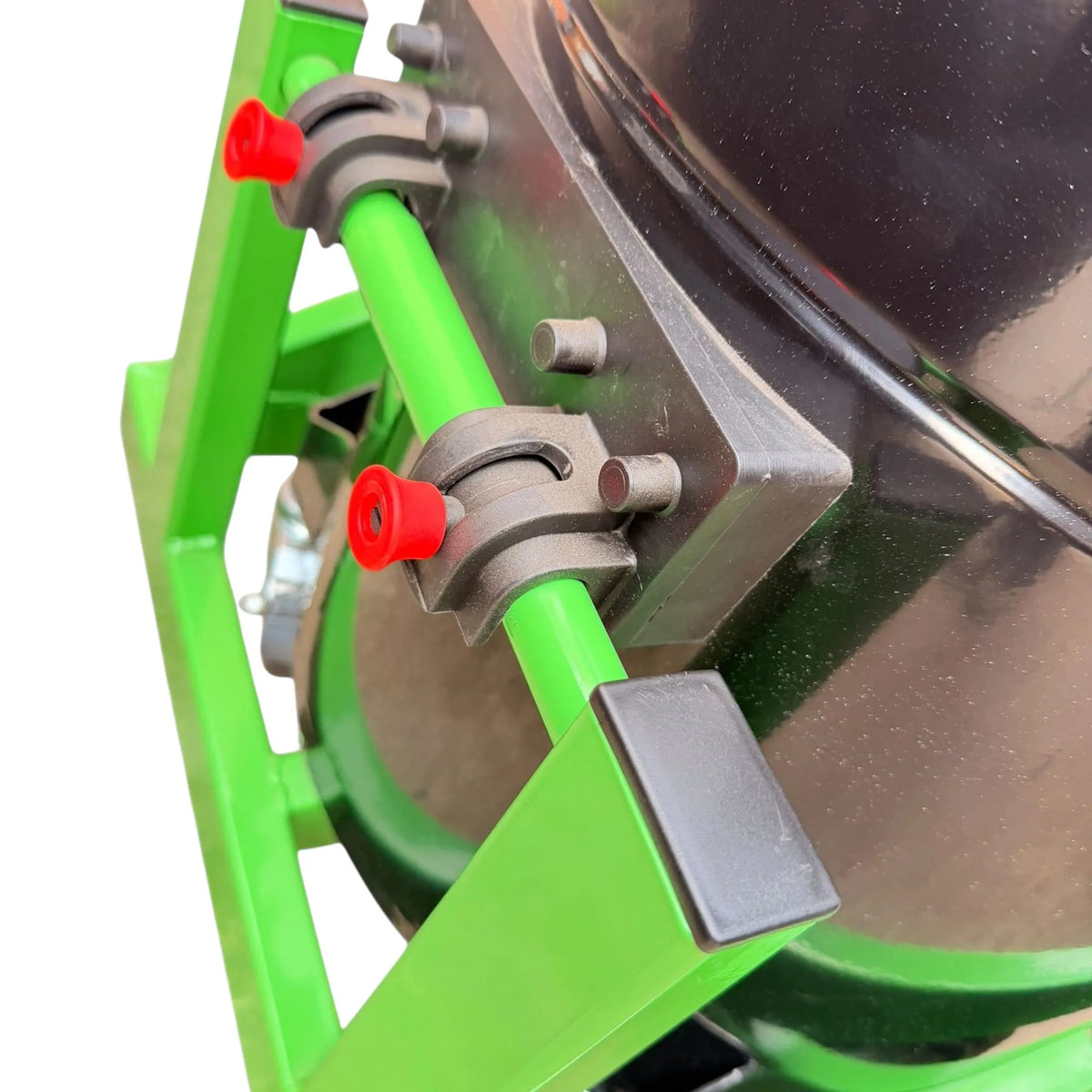 The Destroyer Gutter Vacuum is a mains free gutter vacuum - perfect for clearing gutters where site power or trailing cables are not practical.