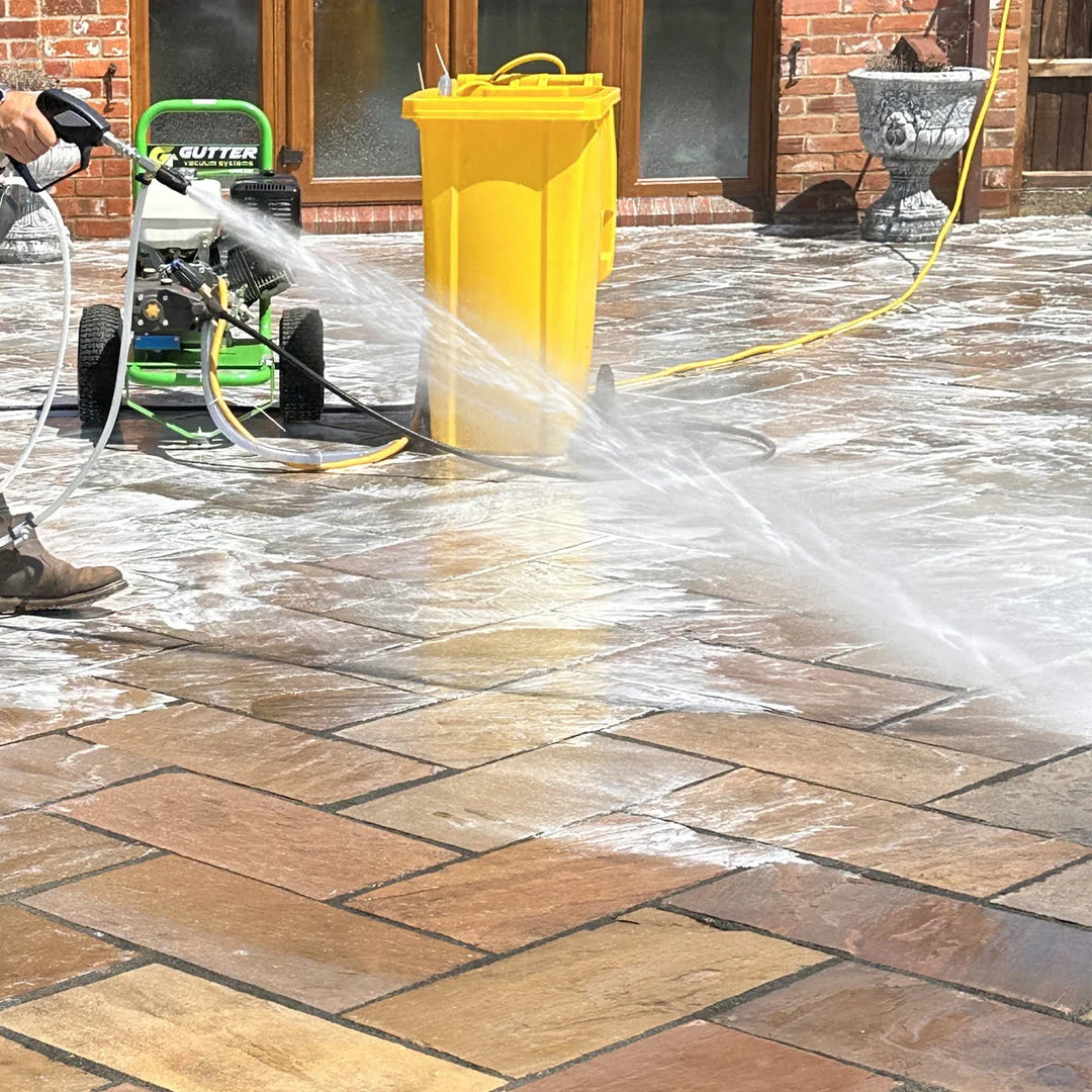 Professional pressure washing equipment and accessories